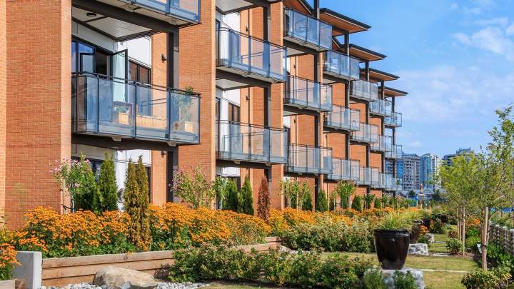 Installer balcon en fibre de verre Québec